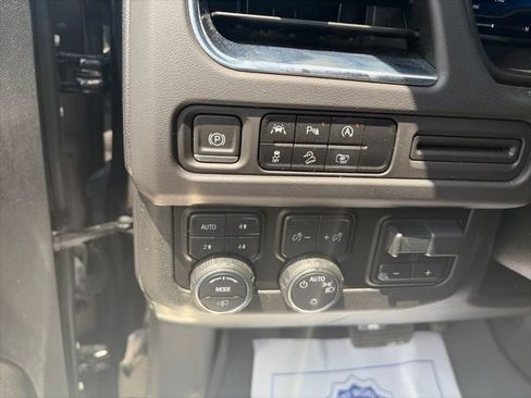 Used 2023 Chevrolet Tahoe Z71 w/ Z71 Off-Road Package AWD/4WD image 19