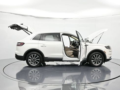 Certified 2022 Lincoln Nautilus FWD image 58