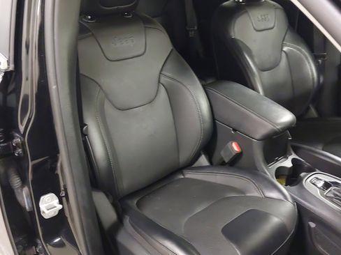 Used 2022 Jeep Cherokee Limited image 28