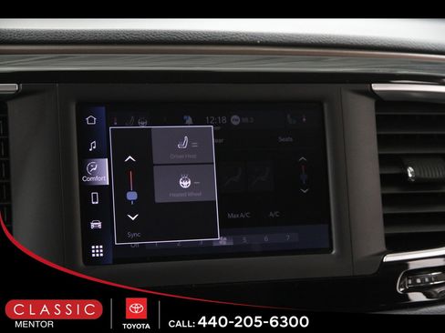 Used 2023 Chrysler Voyager LX image 12