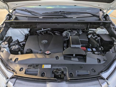 Used 2019 Toyota Highlander XLE image 33