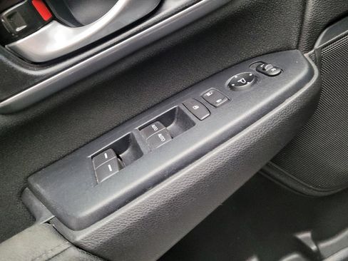 Used 2018 Honda CR-V EX image 27