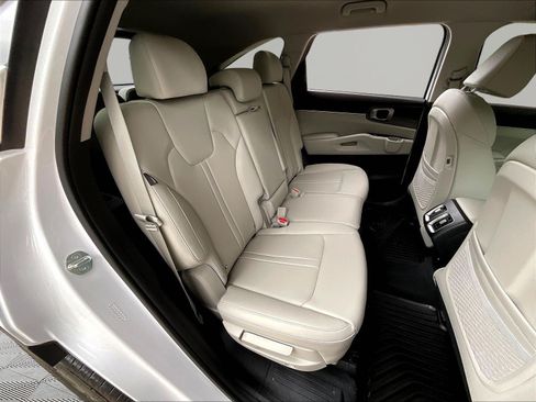 Used 2025 Kia Sorento S AWD/4WD image 24