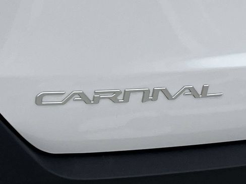 New 2026 Kia Carnival EX FWD image 31