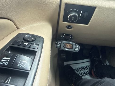 Used 2015 Jeep Grand Cherokee Overland w/ Advanced Technology Group AWD/4WD image 26