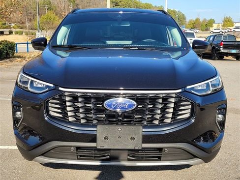 Used 2023 Ford Escape Platinum w/ Premium Technology Package image 5