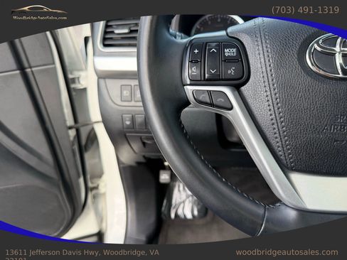 Used 2017 Toyota Highlander Limited image 19