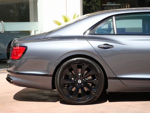 New 2026 Bentley Flying Spur Plug-In Hybrid image 9
