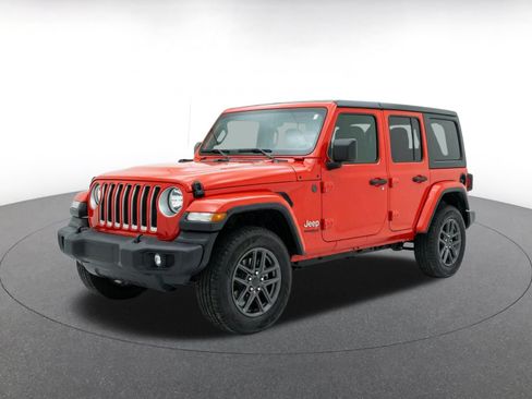Used 2025 Jeep Wrangler Unlimited Sport AWD/4WD image 3