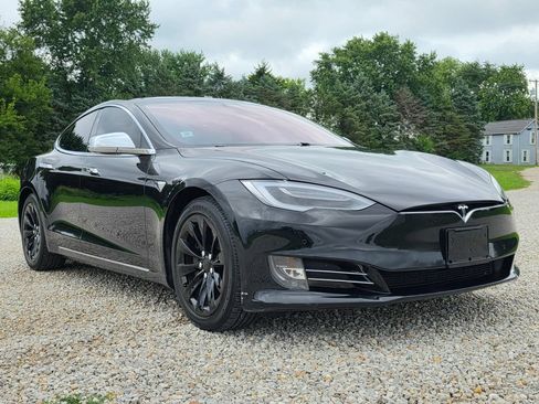 Used 2018 Tesla Model S 100D AWD/4WD image 2