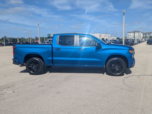 Used 2023 Chevrolet Silverado 1500 Custom image 4