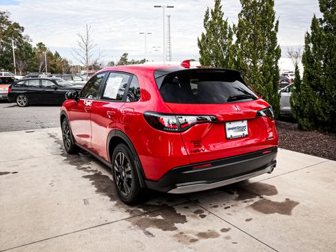 Certified 2026 Honda HR-V Sport image 8