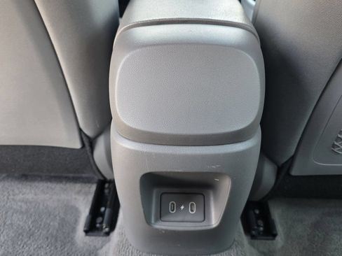Used 2025 Hyundai Elantra SEL FWD image 29