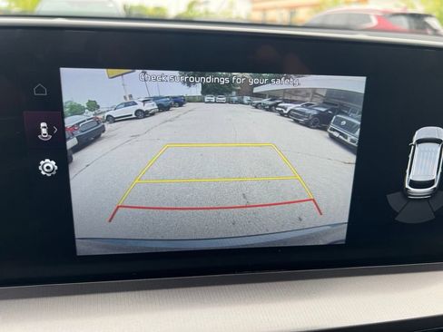 Certified 2024 Kia Telluride S w/ S Sunroof Package AWD/4WD image 51