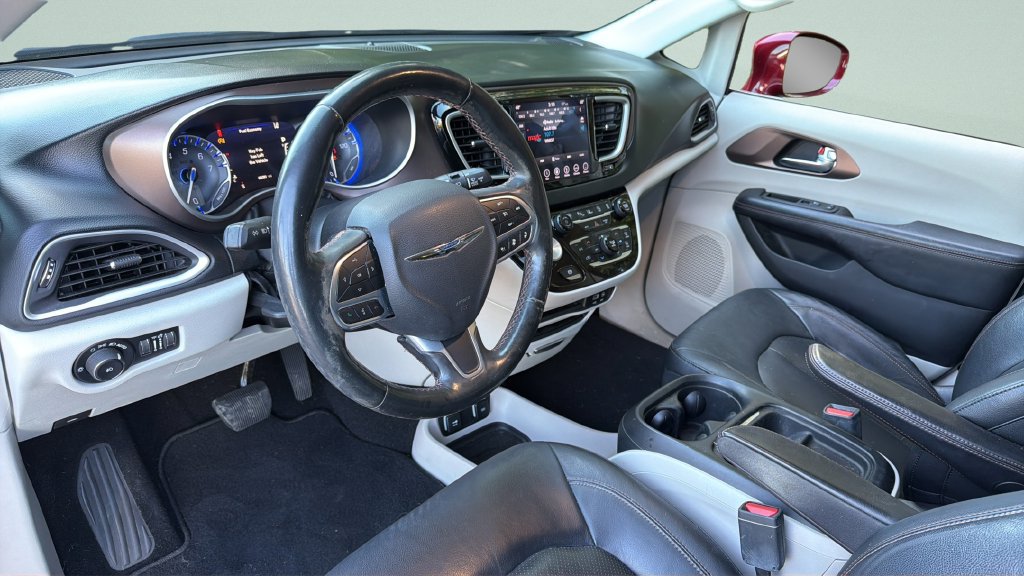 Used 2019 Chrysler Pacifica Touring-L w/ Advanced Safetytec Group FWD image 33