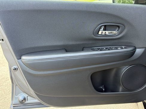 Used 2022 Honda HR-V Sport image 11