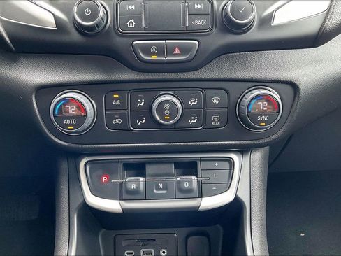Used 2023 GMC Terrain SLT FWD image 32