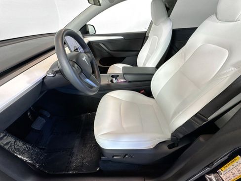 Used 2025 Tesla Model Y Long Range AWD/4WD image 19