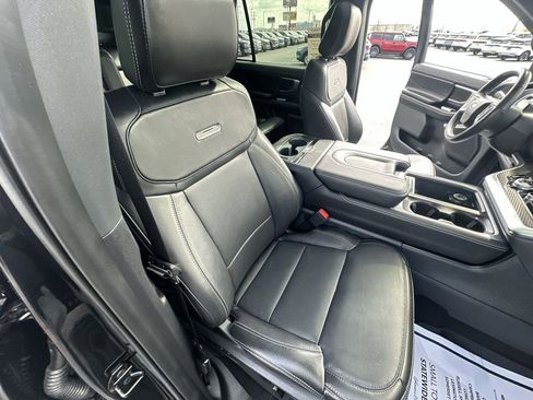 Used 2025 Ford Expedition Max Platinum w/ Stealth Performance Package image 32