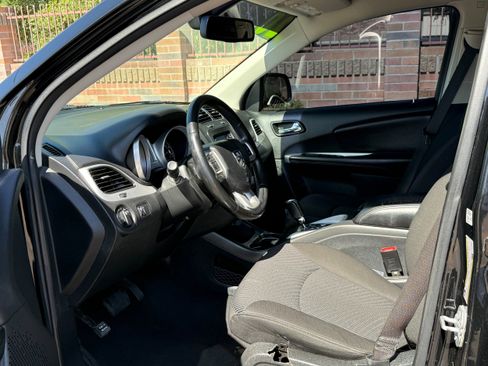 Used 2020 Dodge Journey SE w/ SE Popular Equipment Group FWD image 6