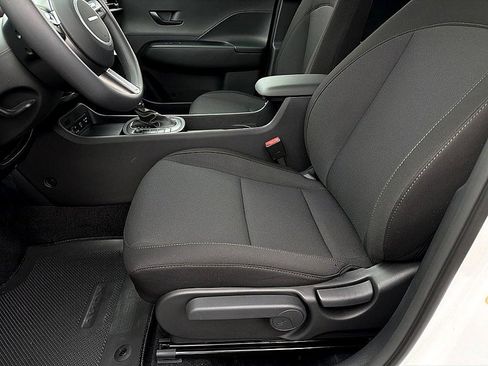 New 2026 Hyundai Kona SE image 8