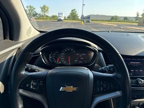 Used 2020 Chevrolet Trax LT w/ Driver Confidence Package FWD image 8