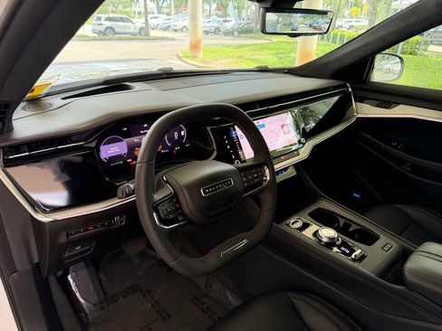 Used 2025 Jeep Wagoneer S Launch Edition AWD/4WD image 7