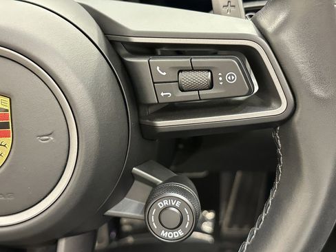 Used 2022 Porsche 911 Carrera image 23