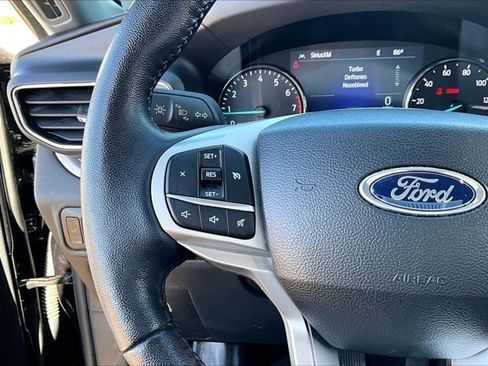 Used 2023 Ford Explorer XLT w/ Equipment Group 202A AWD/4WD image 11