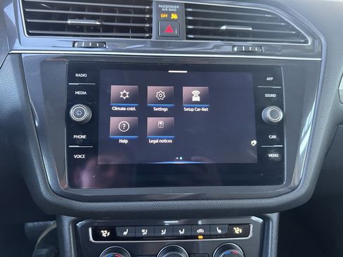 Used 2021 Volkswagen Tiguan SE w/ Panoramic Sunroof Package FWD image 18