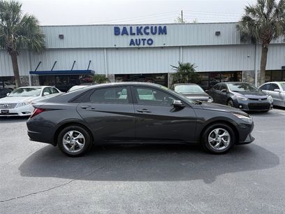 Used 2023 Hyundai Elantra SE w/ Preferred Accessory Package