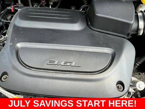 Used 2024 Chrysler Pacifica Touring-L FWD image 34