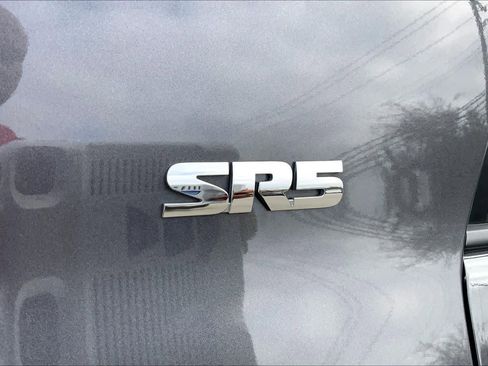 Used 2021 Toyota 4Runner SR5 Premium image 9