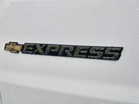 New 2025 Chevrolet Express 2500 Extended image 32