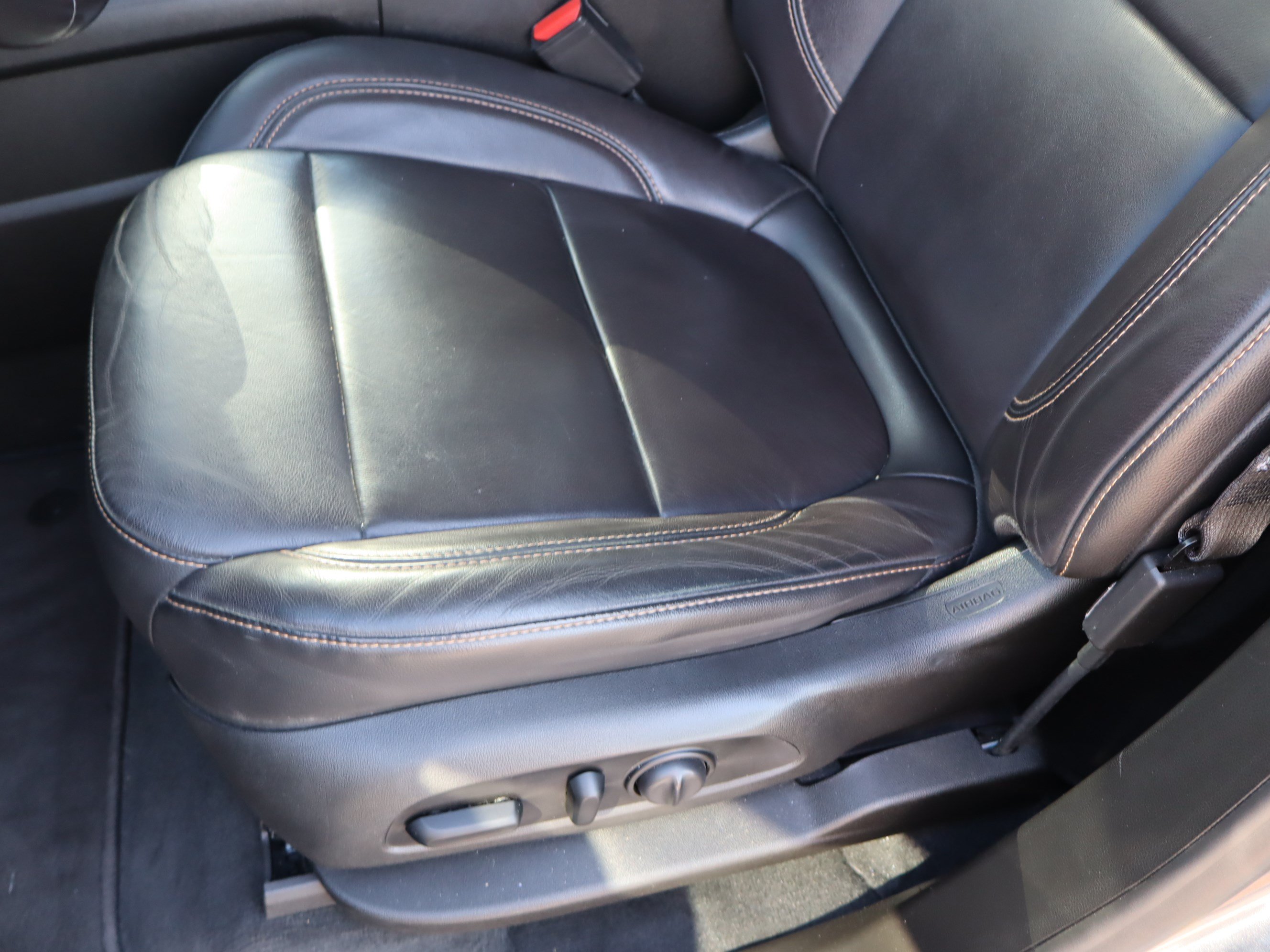 Used 2021 Chevrolet Traverse RS FWD image 17