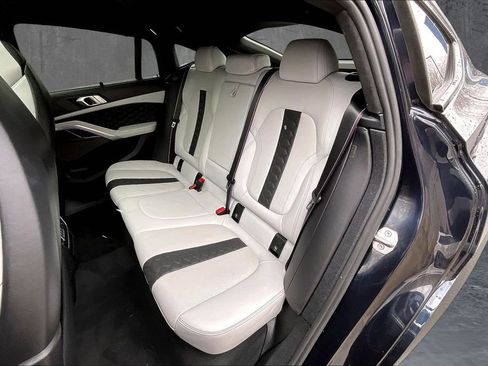 Used 2022 BMW X6 M Competition w/ Competition Package image 22
