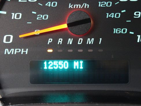 Used 2025 Chevrolet Express 2500 w/ Driver Convenience Package RWD image 26
