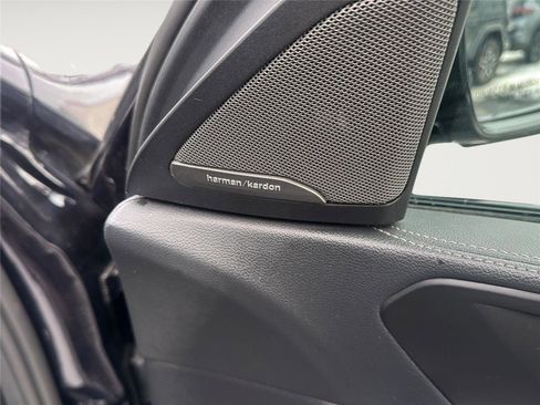 Used 2021 BMW X6 xDrive40i w/ M Sport Package image 29