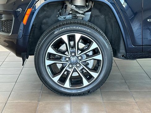 Used 2024 Jeep Grand Cherokee L Overland w/ Trailer Tow Package AWD/4WD image 27
