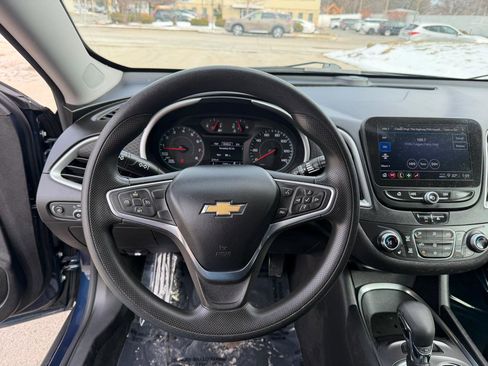 Used 2022 Chevrolet Malibu LT image 15