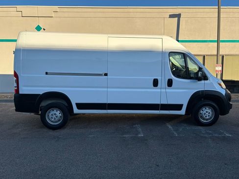 Used 2023 RAM ProMaster 2500 image 2