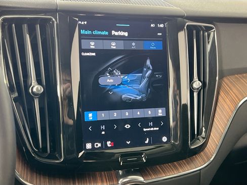 Used 2023 Volvo XC60 B5 Plus w/ Climate Package image 14