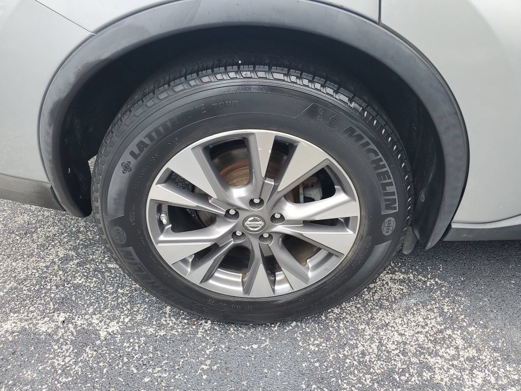 Used 2017 Nissan Murano SV FWD image 6