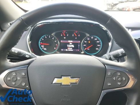 Used 2023 Chevrolet Traverse LT w/ Rear Camera Mirror Package FWD image 21