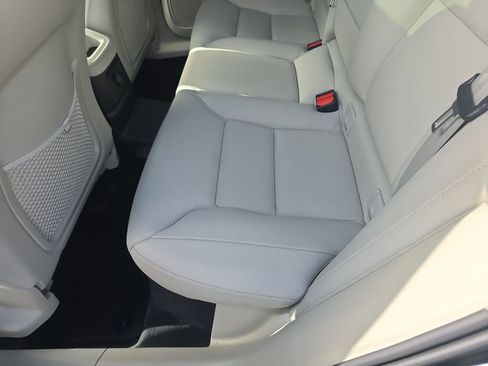 Used 2025 Volvo XC60 T8 Plus w/ Protection Package Premier image 18