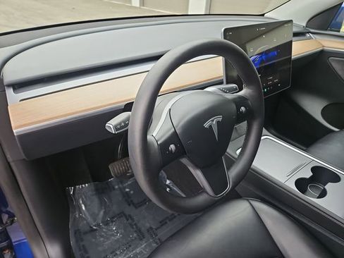 Used 2023 Tesla Model Y Long Range image 10