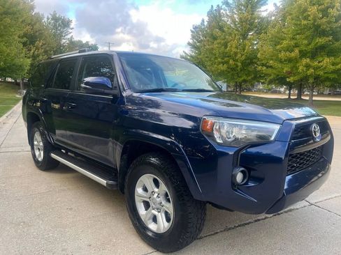 Used 2019 Toyota 4Runner SR5 Premium image 3