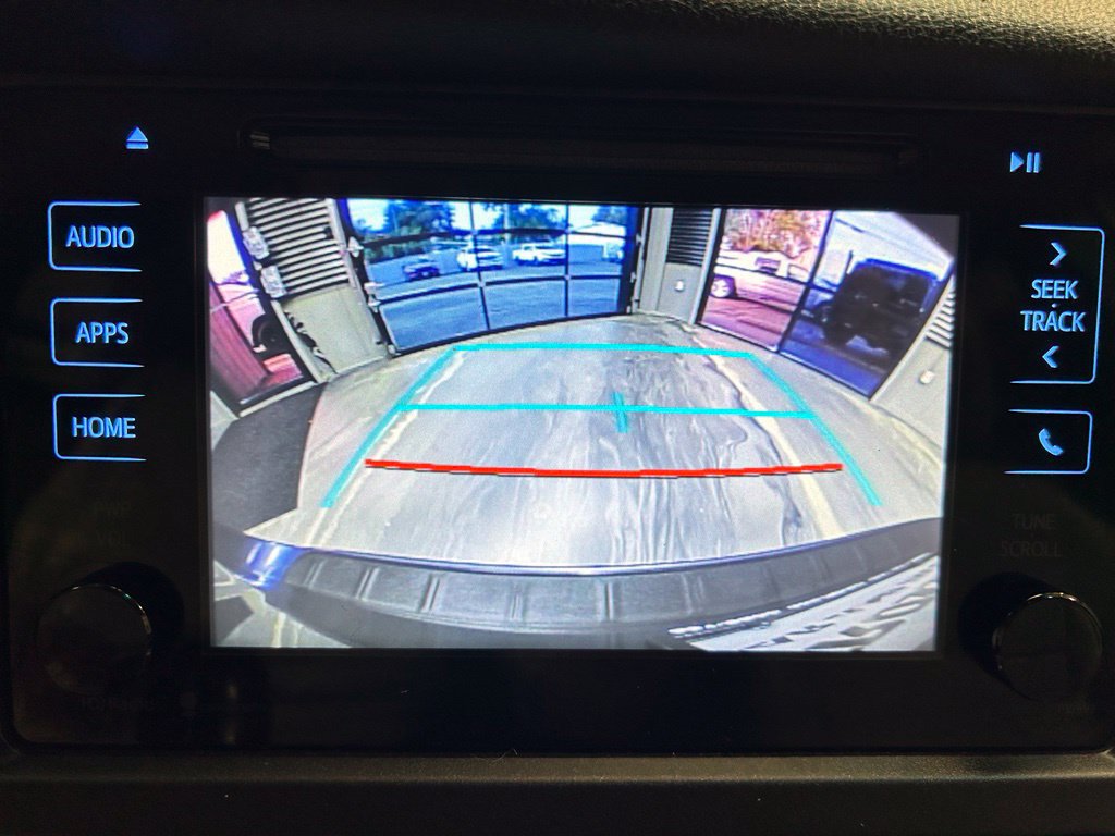 Used 2015 Toyota Sienna XLE FWD image 21