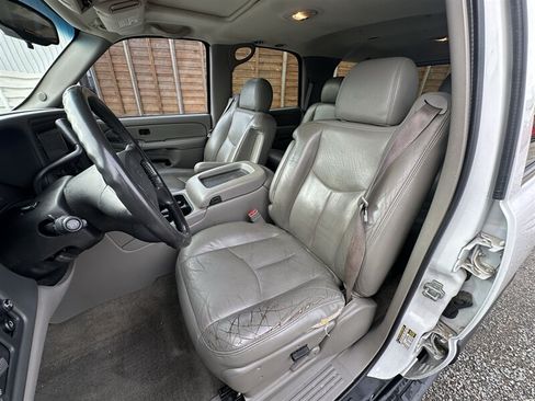 Used 2005 Chevrolet Tahoe LS w/ Preferred Equipment Group AWD/4WD image 29
