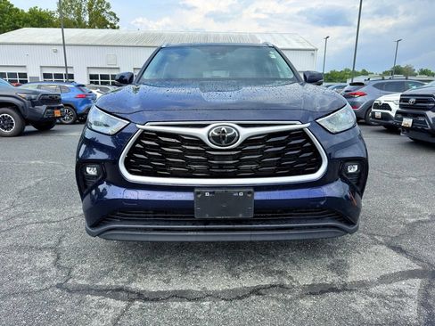 Used 2025 Toyota Highlander XLE AWD/4WD image 8